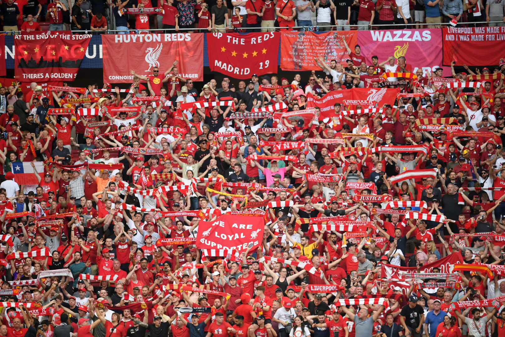 博主：今天中午河南队已抵达足协杯决赛地苏州，并进驻赛区（博主称：河南队今日中午抵达苏州足协杯决赛地，已进驻赛区）