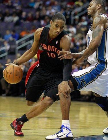 亚冠精英赛第五轮最佳球员候选：周定洋入选，林加德在列（亚冠精英赛第5轮最佳球员候选出炉：周定洋上榜，林加德入围）