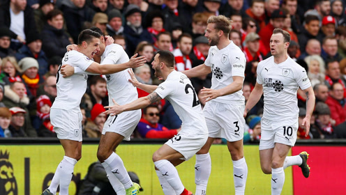 4次！吉迪是NBA本赛季获得三双次数最多的后卫（吉迪以4次三双领跑本季NBA后卫）