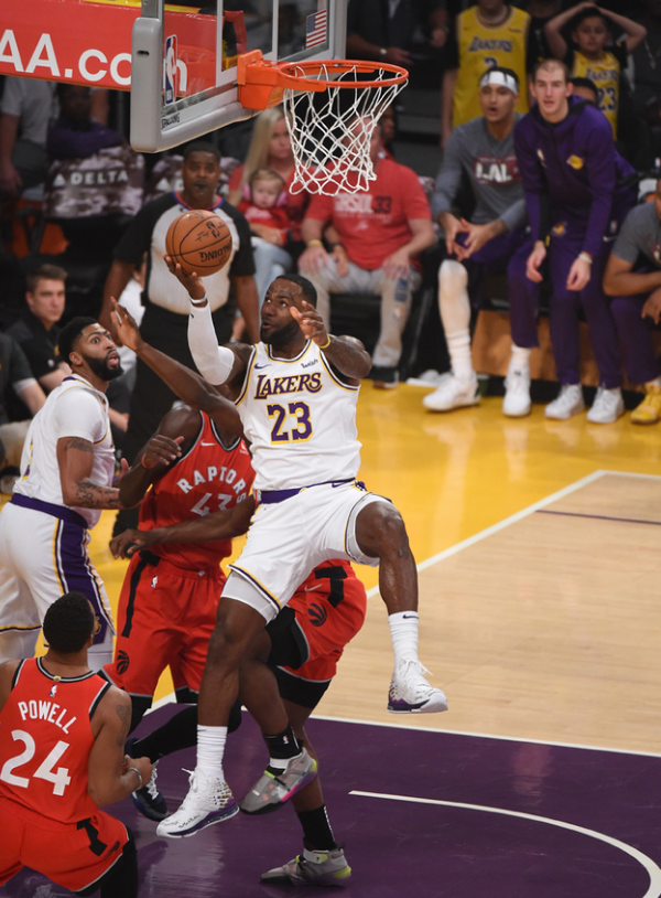 法国队11月大名单：姆巴佩领衔，坎特、谢尔基在列（法国队11月名单公布：姆巴佩挂帅，坎特与谢尔基入选）