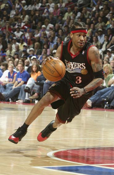 半场：新鹏城1-1成都，安永佳开场闪击，费利佩建功（半场战罢：新鹏城1-1成都，安永佳闪电破门，费利佩扳平比分）