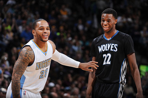 法媒：梅斯后卫夸奥不满未首发，坐在皮球上拒绝赛前热身（法媒：落选首发心生不满，梅斯后卫夸奥赛前坐球拒绝热身）