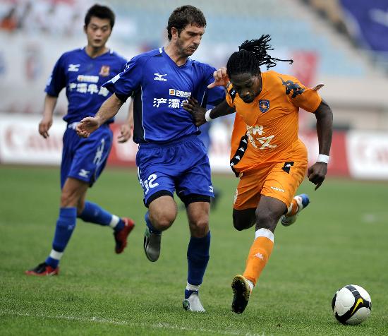 新援爆发，两球一助强势亮相（新援首秀大爆发，梅开二度外加助攻）