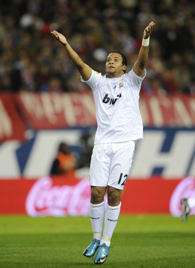 中超欠薪问题严峻，俱乐部准入难，财务困境持续，亟需解决。