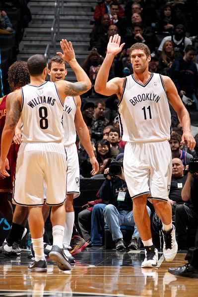 邓亚萍怒揭3人窘境！樊振东夺冠反显男乒危机，统治时代真要终结？（邓亚萍直言三人陷困境，樊振东夺冠难掩男乒隐忧，统治时代要落幕？）